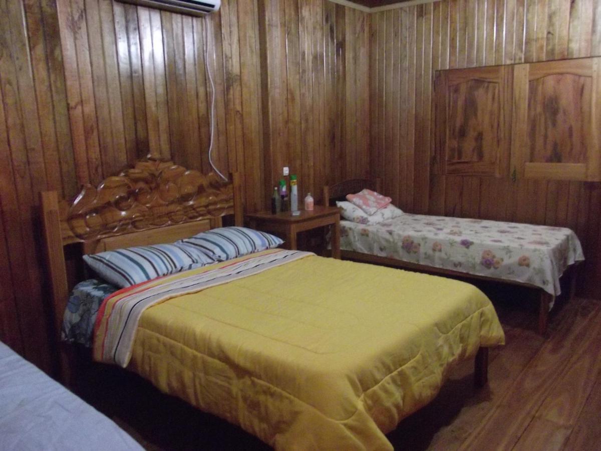 Amazon Arowana Lodge Careiro Habitación foto